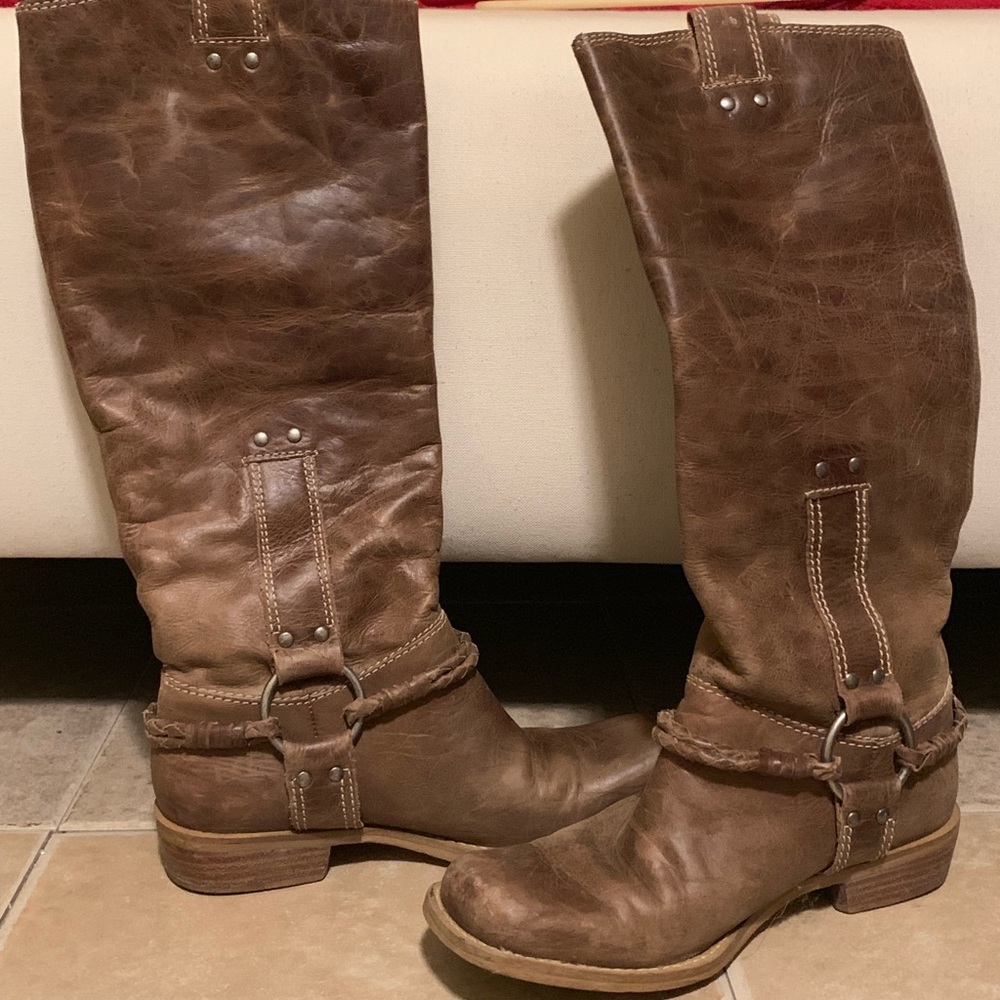 Brown distressed Leather boots